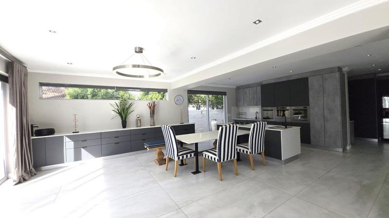 5 Bedroom Property for Sale in The Islands Estates North West
